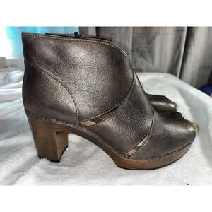 Dansko Delphina Leather Peep Toe Ankle Boots Metallic Aged Bronze Size 39 Zip